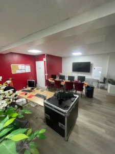 Organisme de formation : Audiovisuel Forma
Adresse : 122 rue Amelot, 75011 Paris
Contact : audiovisuelforma@gmail.com | Téléphone : 06 80 85 45 07